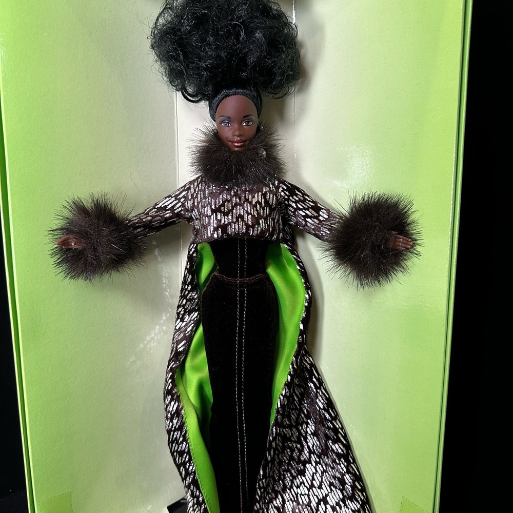 Byron Lars In the Limelight. NIB. Gorgeous Runway Series NRFB